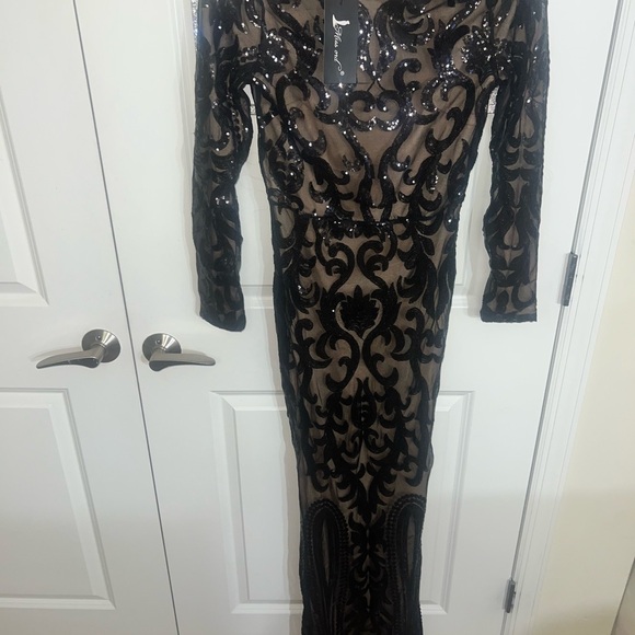 Miss Ord Elegant Black and Tan Sequin Dress - Picture 8 of 9